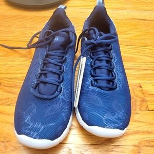 ASICS  Blue w detail